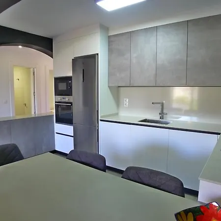 R1358 La Hacienda 10 A Nerja