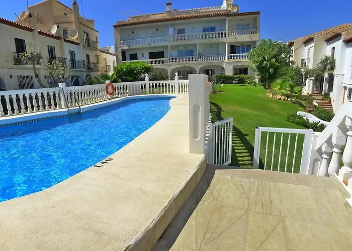 R1358 La Hacienda 10 A * Nerja