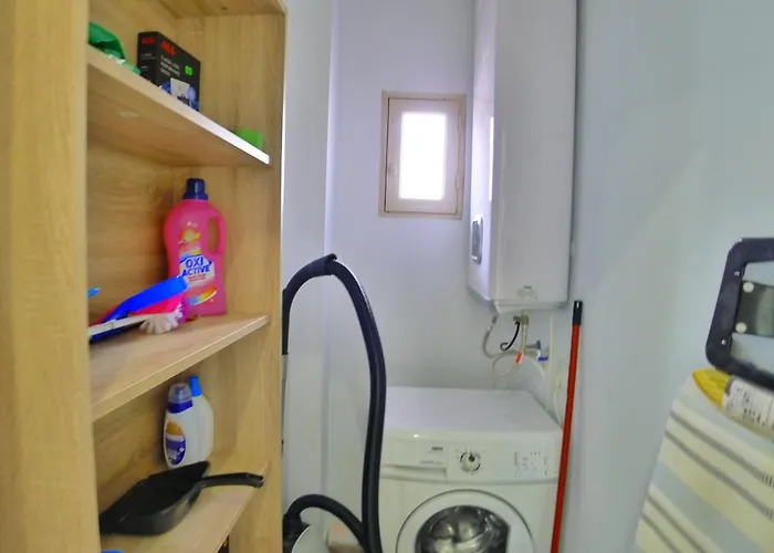 R1358 La Hacienda 10 A * Nerja